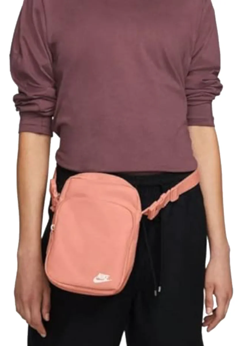 Tracolla sportiva Nike, collezione autunno/inverno. - immagine 6